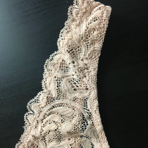 Scalloped Floral Lace Bralette - Picture 4 of 6